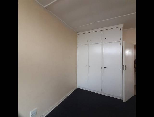 2 BEDROOM APARTMENT FOR SALE IN SASOLBURG EXT 2